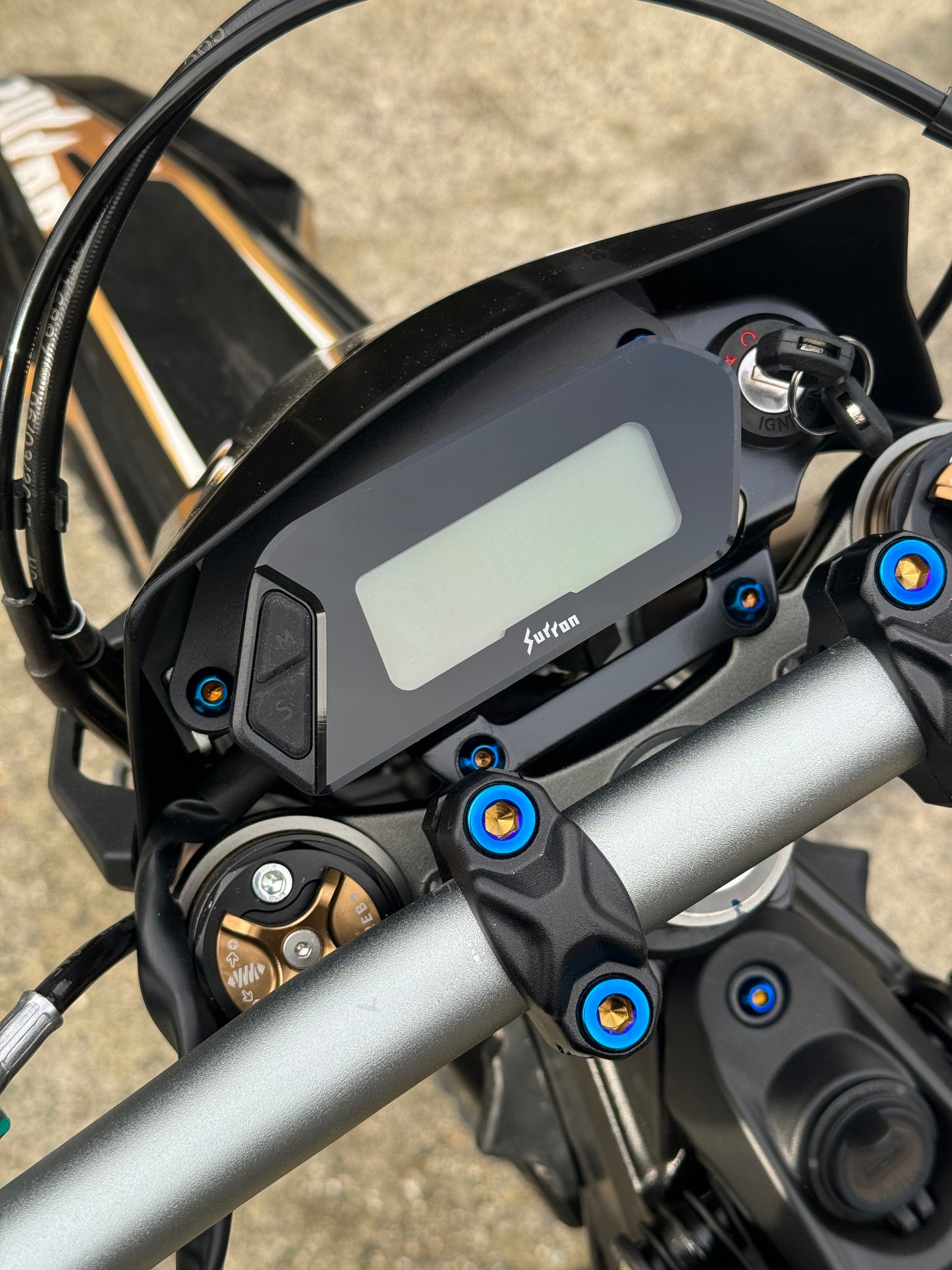 Ultra bee display titanium bolts