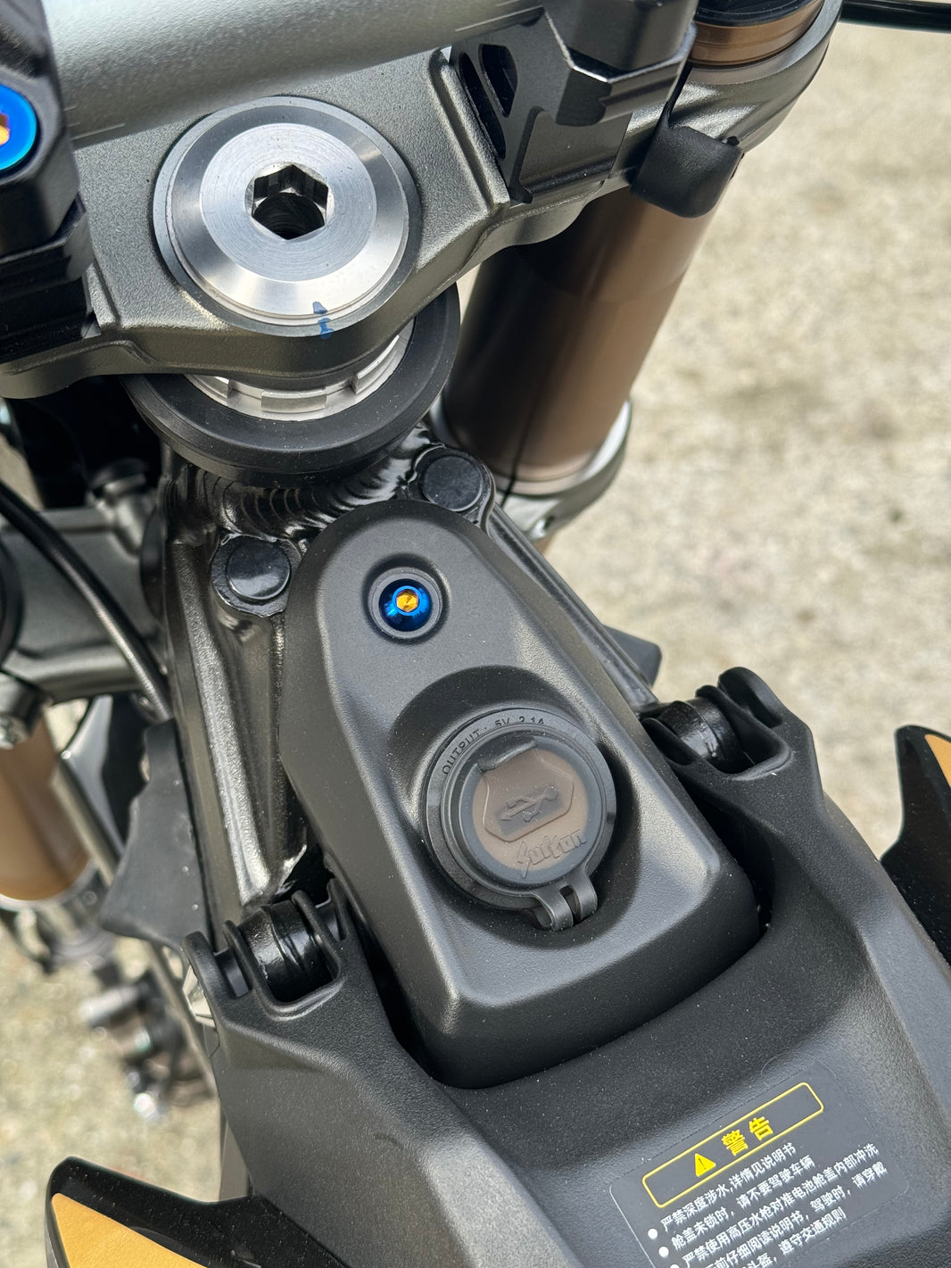 Ultra bee usb titanium bolt