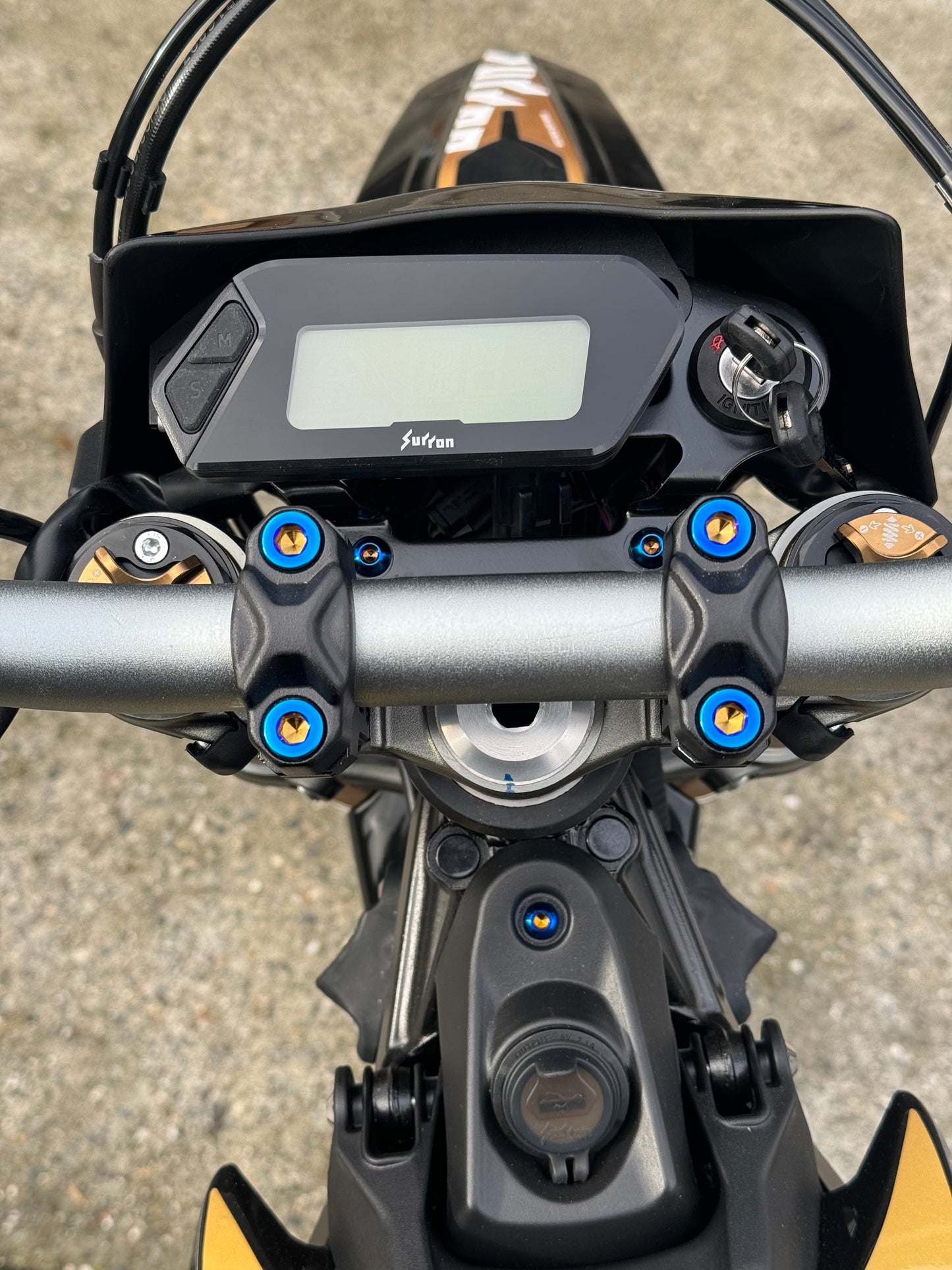 Ultra bee titanium direct mount bolts