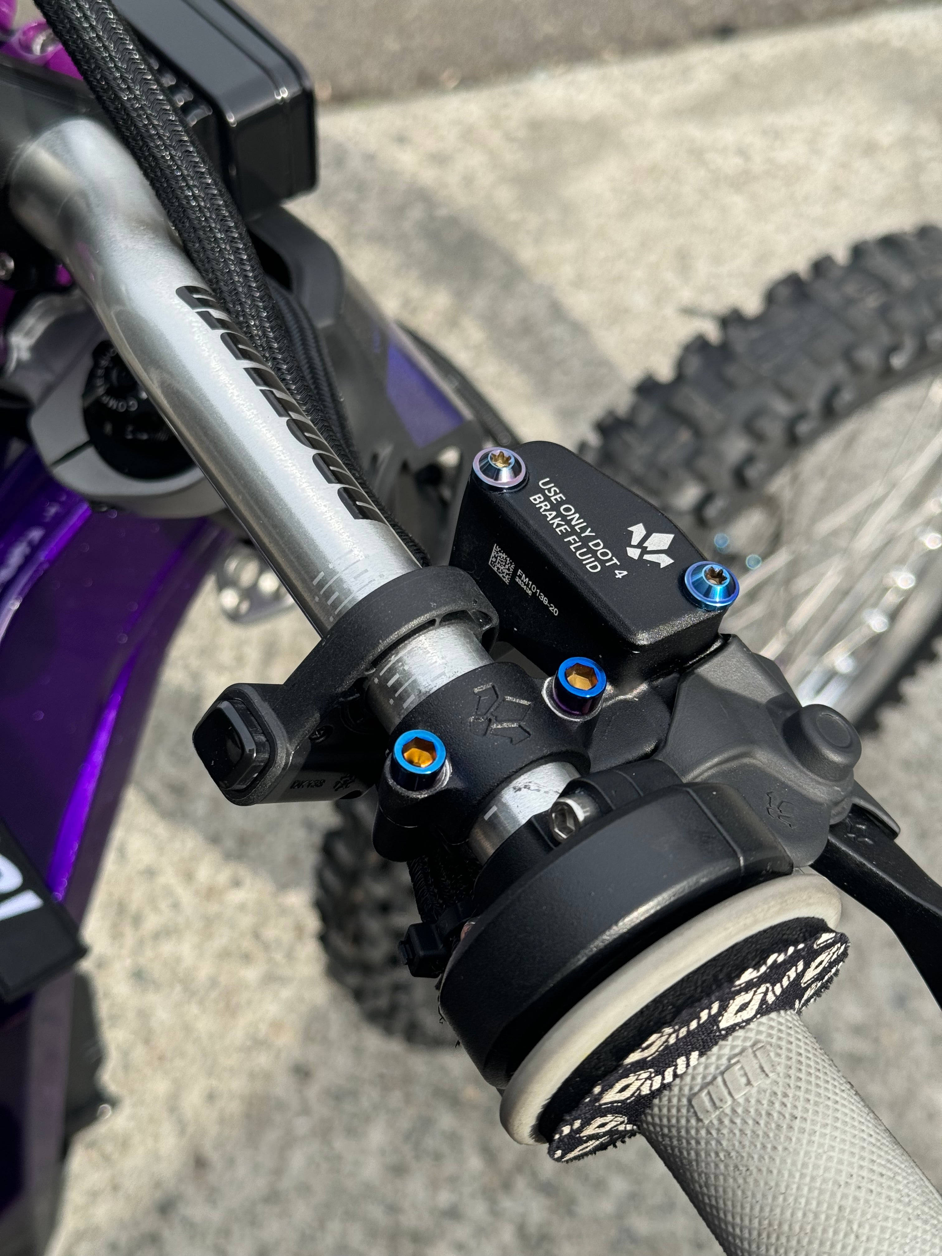 Formula titanium brake mount bolts-2
