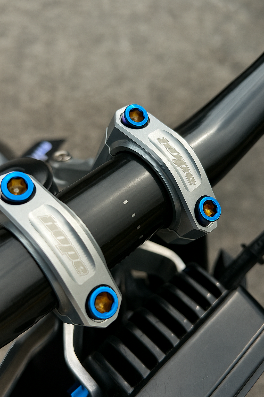 Direct stem titanium bolts-2