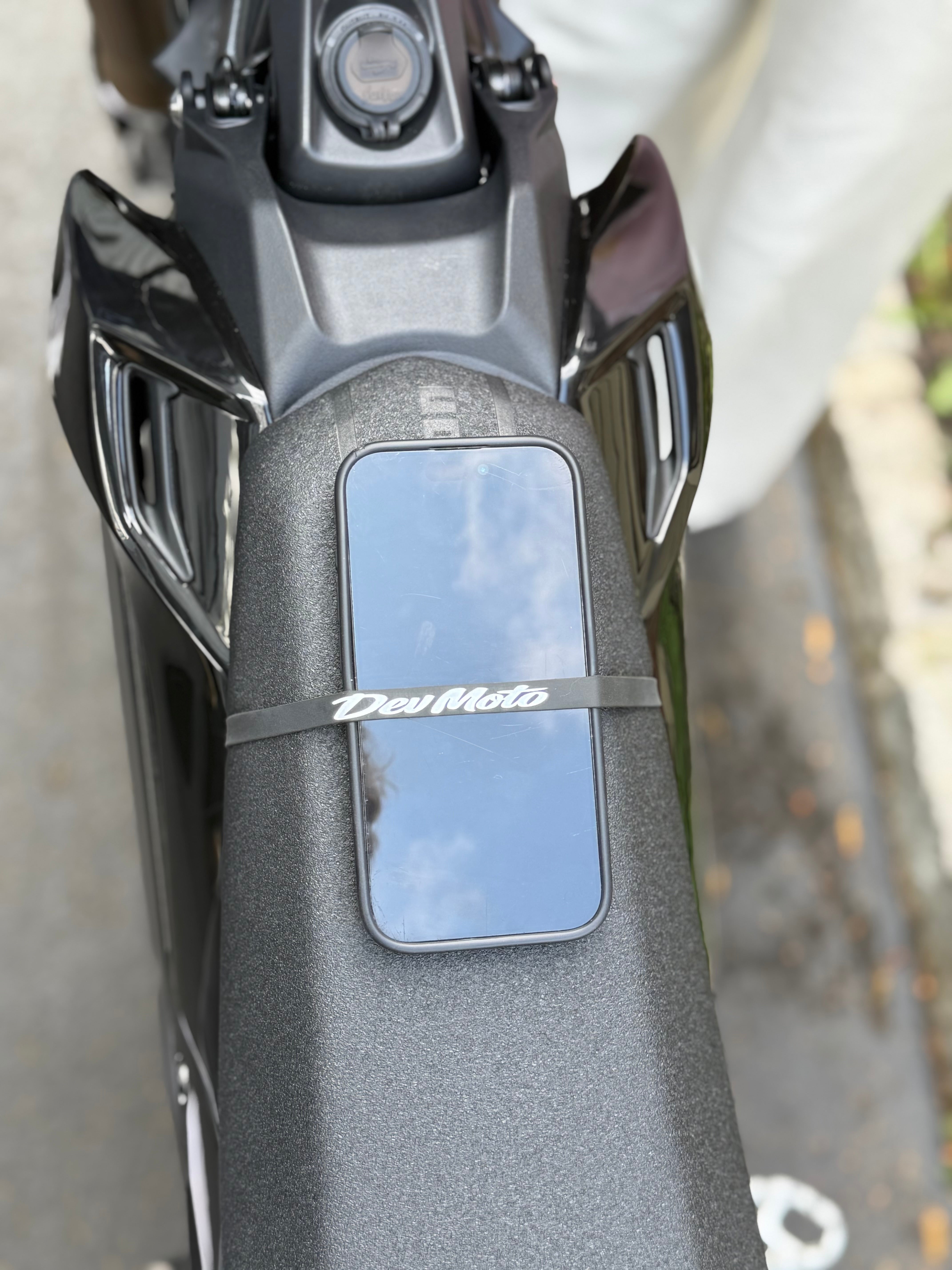DevMoto Phone Band-3