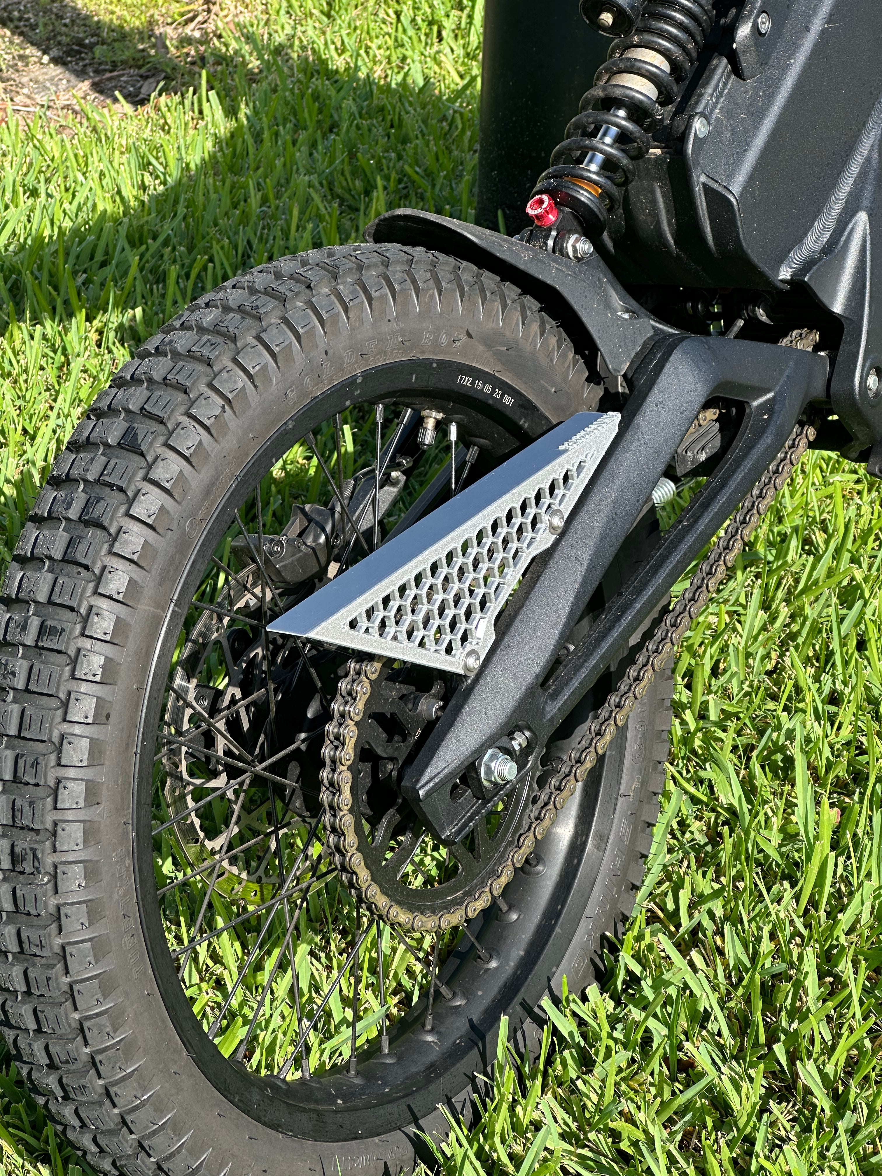 “STINGER” CHAIN GUARD-1