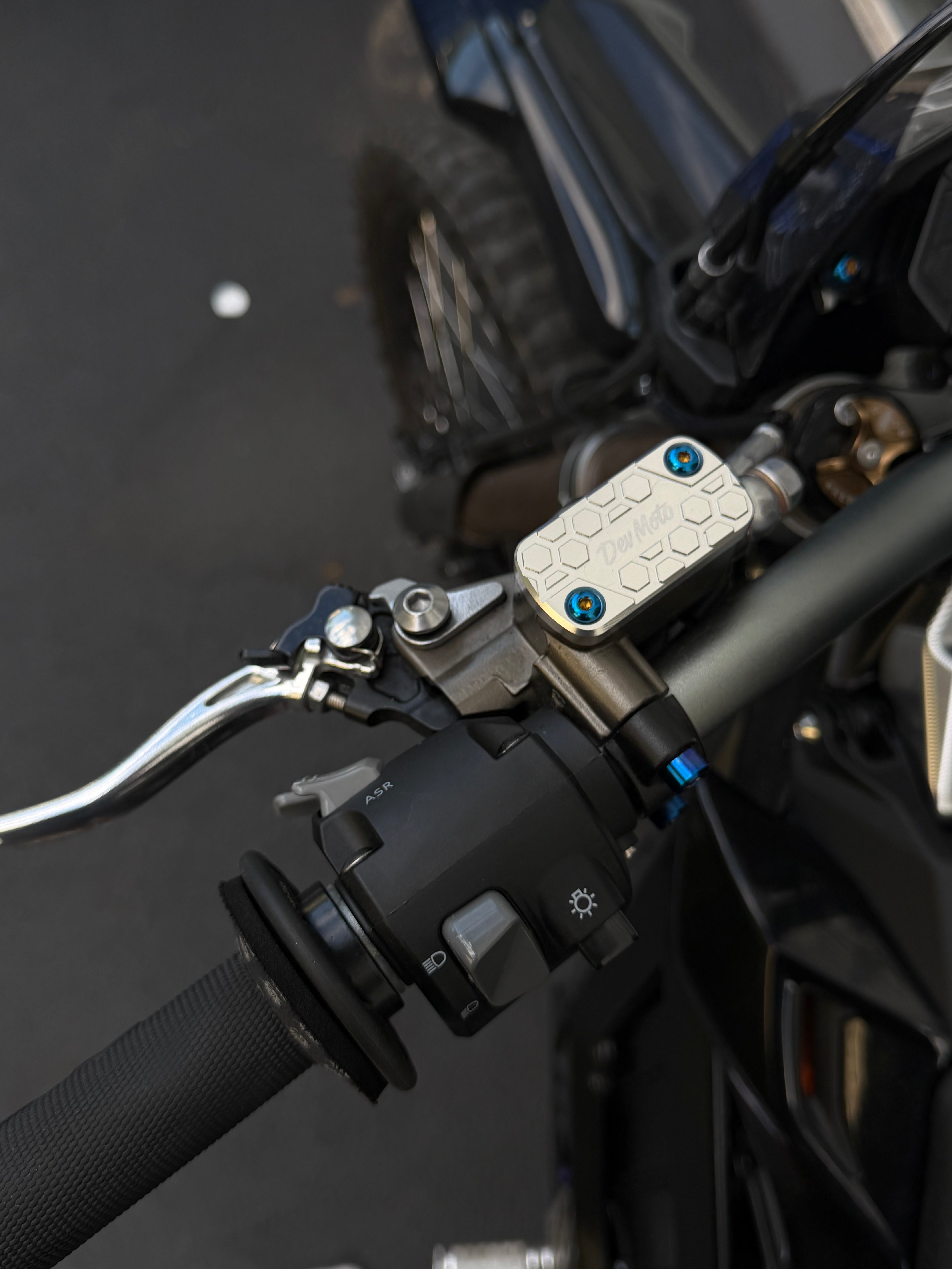 Ultra Bee Brake Reservoir Cap-2