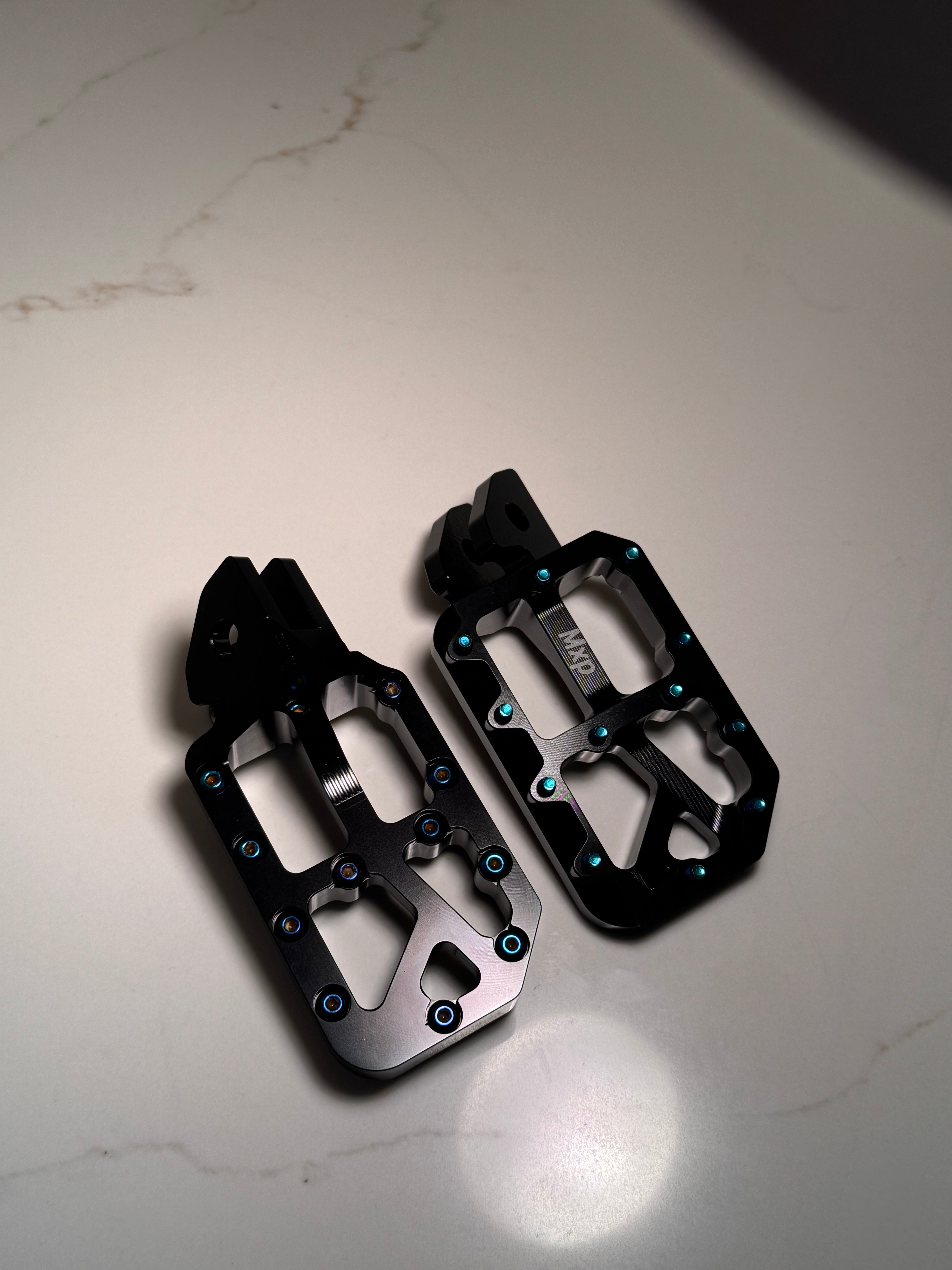 Mxp foot pegs-11