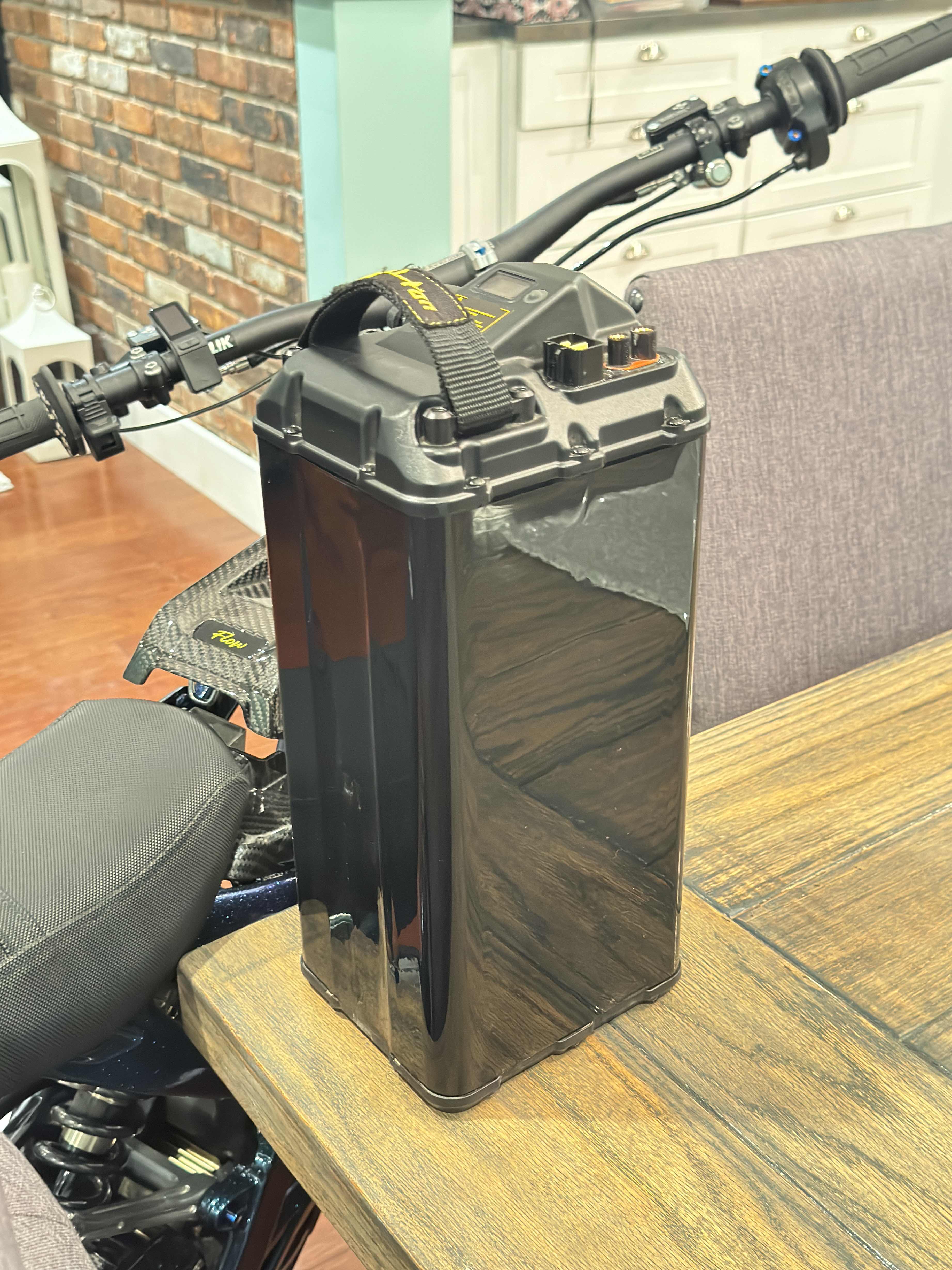 E-Bike "invisible" Vantablack Battery Wrap-6